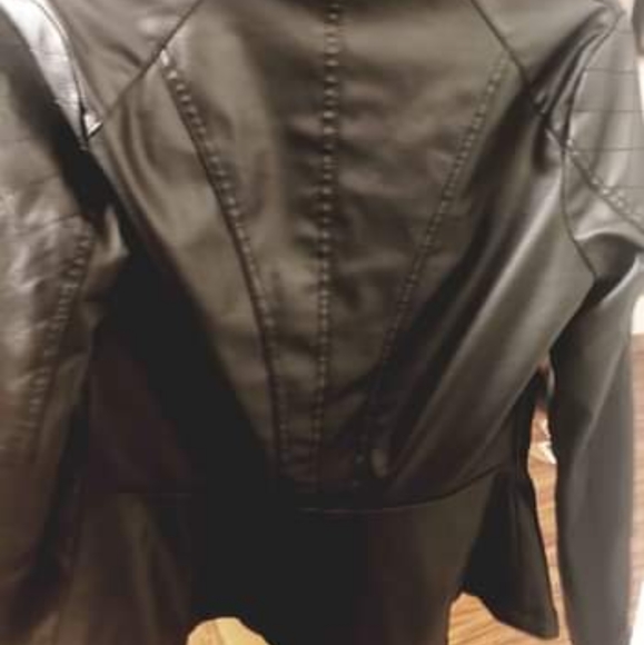 Juniors black leather jacket - Picture 2 of 4